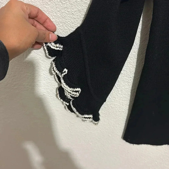 Milly 100% Merino Wool Black V-Neck Ruffle 3/4 Sleeve Sweater - Picture 3 of 5